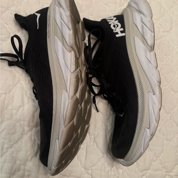 Hoka Clifton running shoes women’s size 9 black comfortable - Picture 4 of 8